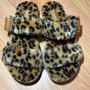 NWOT KOOLABURRA by UGG slippers/sandals size 7 leopard print